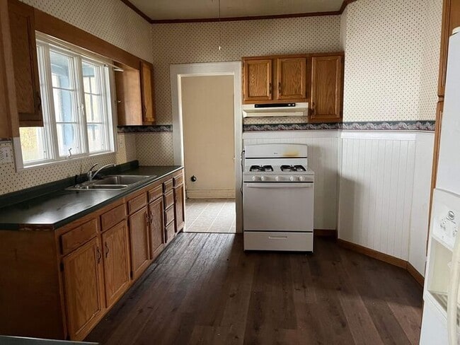 Primary Photo - 2 Bedroom | 1 Bathroom | $1,150