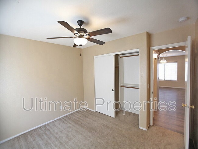 Building Photo - 12706 W Ash St