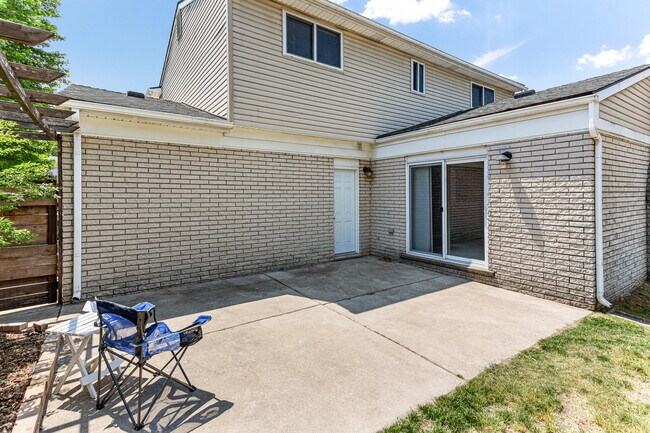 Building Photo - 39890 Edmundton St