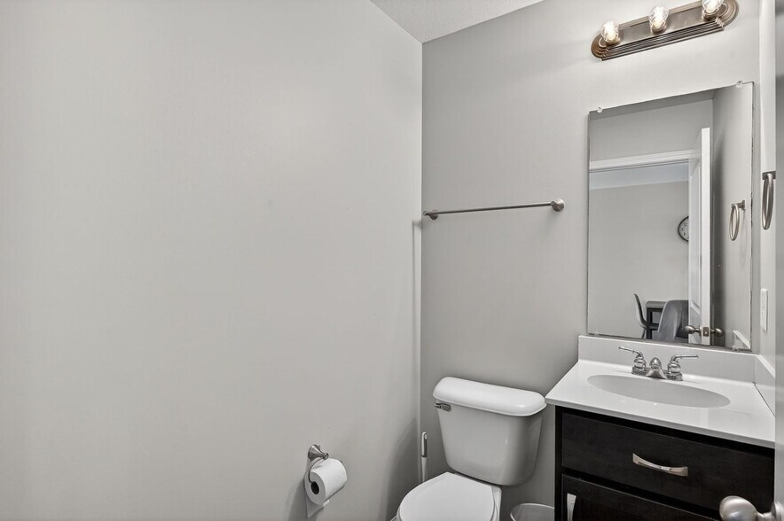 Building Photo - 971 Professional Park Dr