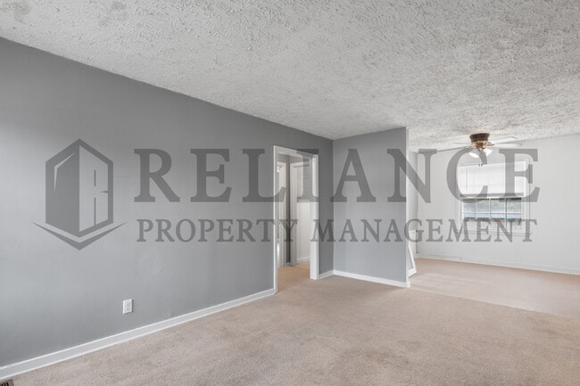 Building Photo - 3627 E 10th St N