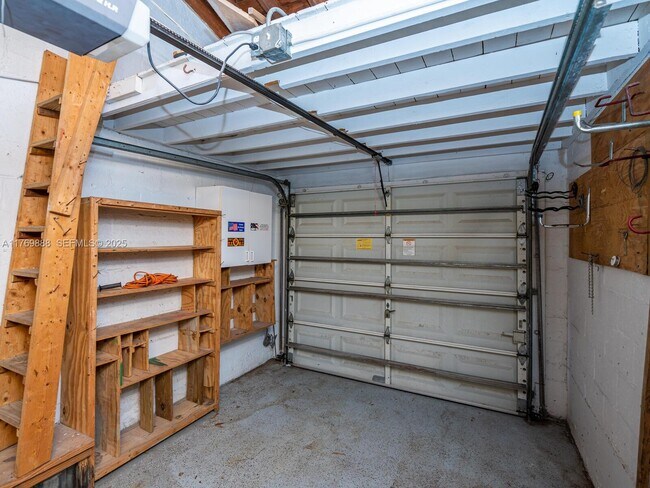 Building Photo - 9441 Byron Ave