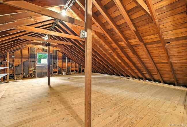 Building Photo - 18 Taunton Rd