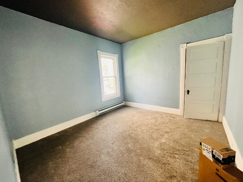 Building Photo - 25 Homer St