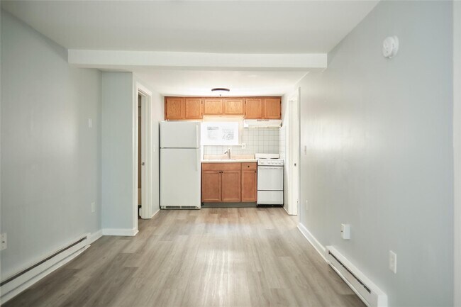 Primary Photo - 73 E Main St