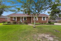 Building Photo - Deep Creek Rancher