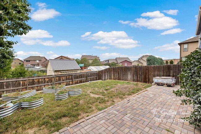 Building Photo - CHARMING, RECENTLY REMODELED 3BD HOME w/ E...