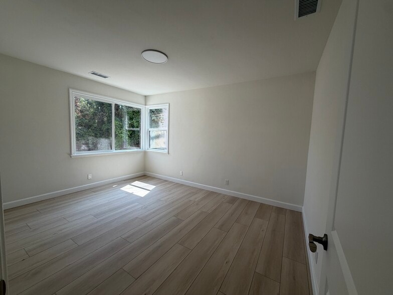 Building Photo - 1311 Tierra Alta Dr