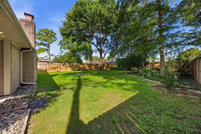 Building Photo - 16202 Mill Point Dr