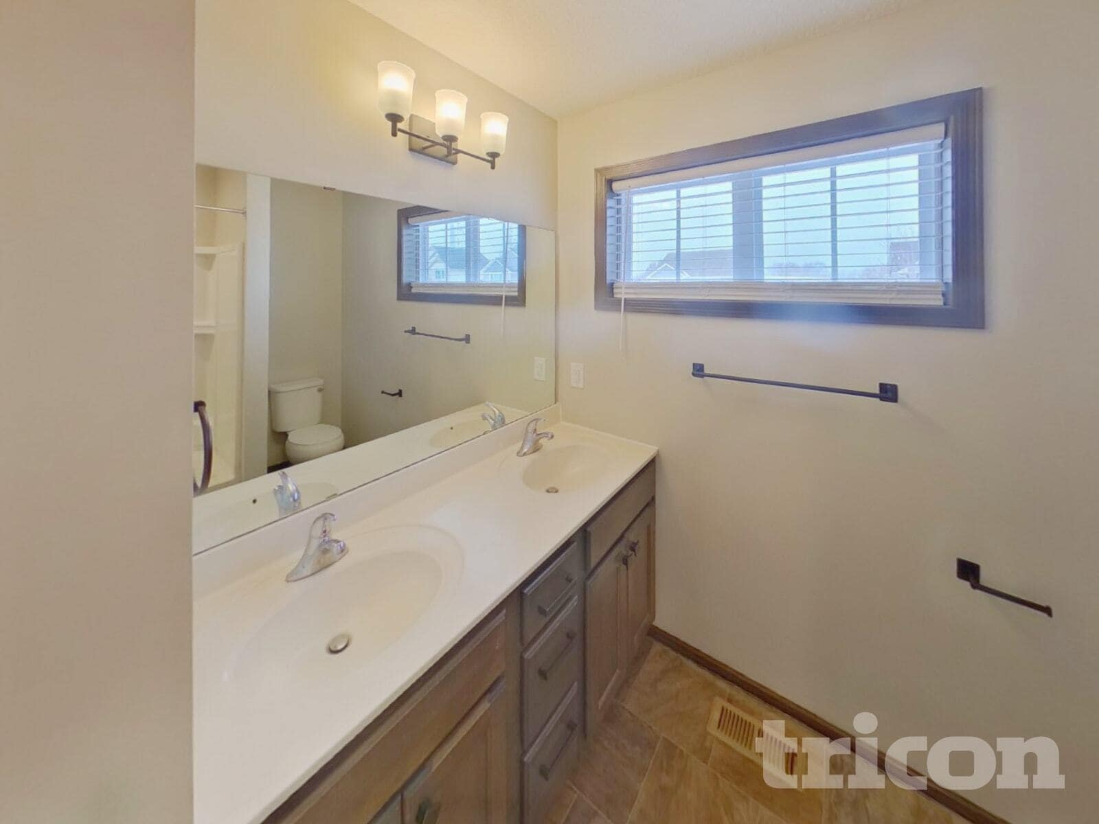 Building Photo - 16043 Estate Ln