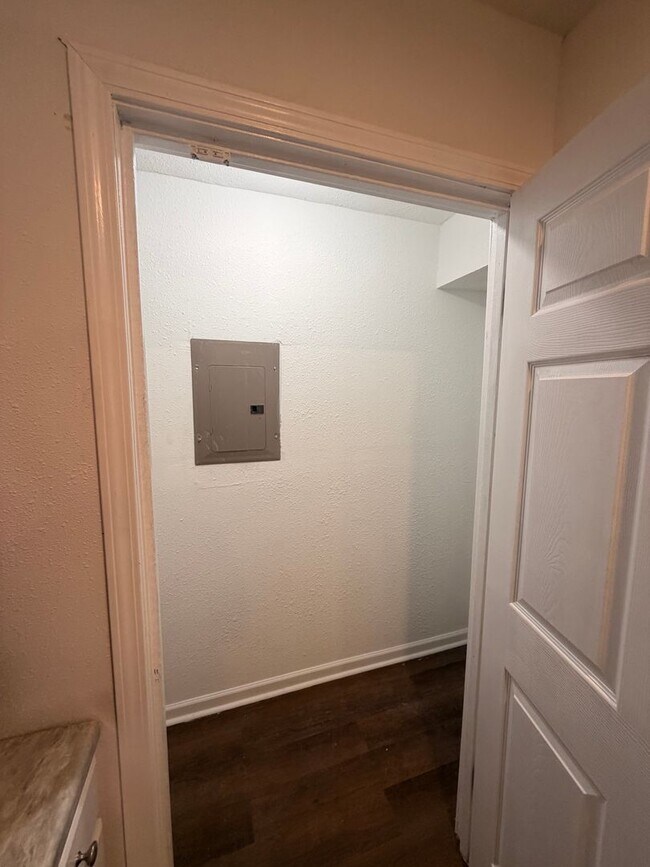 Building Photo - 109 Limoges St