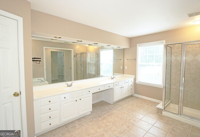 Building Photo - 8155 Cavendish Pl