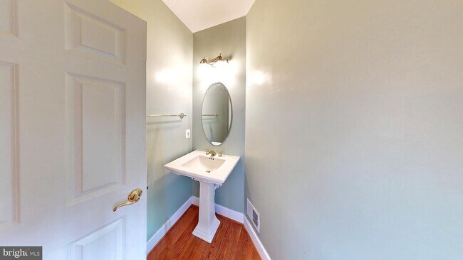 Building Photo - 309 Pure Spring Crescent