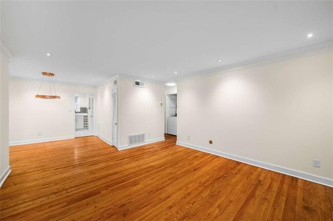 Building Photo - 3510 Roswell Rd NW