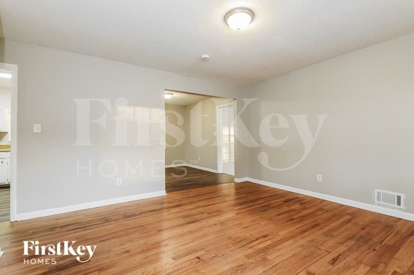 Building Photo - 6989 Adel Ln