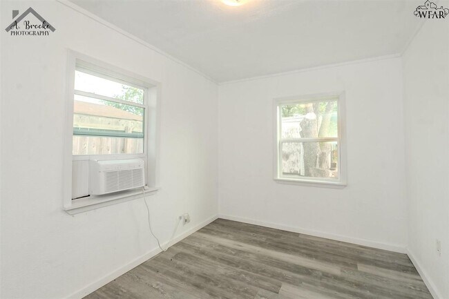 Building Photo - 3213 Avenue S