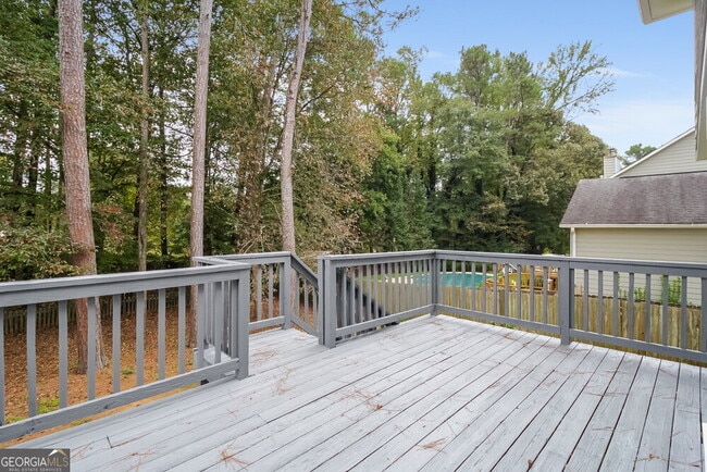 Building Photo - 3330 Dogwood Dr