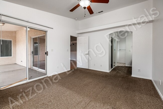 Building Photo - AMAZING 4 BEDROOM HOME