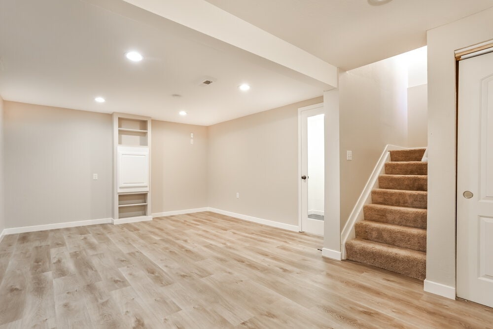 Building Photo - 981 Conifer Ct