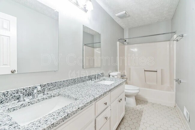 Building Photo - 2557 Ashley Cir