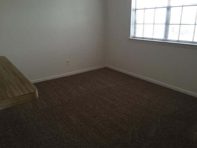 Building Photo - 800 Navarro Dr