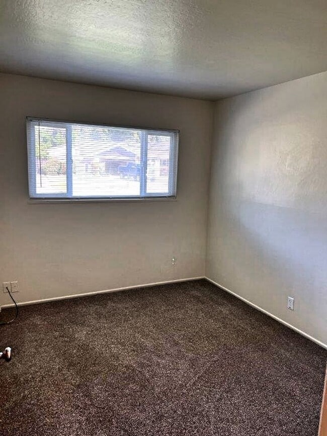 Building Photo - Renovated 3 Bedroom One Story *Vacaville *Pets Negotiable