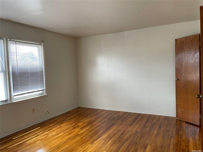 Building Photo - 680 Evelyn Ave