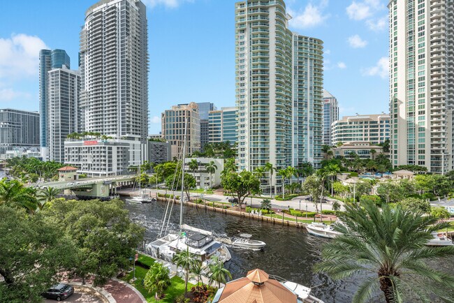 Building Photo - 511 SE 5 Ave