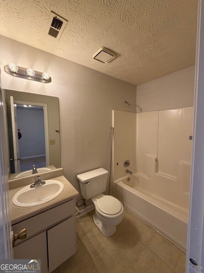 Building Photo - 1337 Sweet Pine Dr