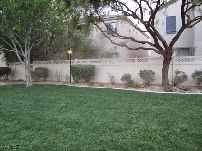 Building Photo - 620 White Shark Ct