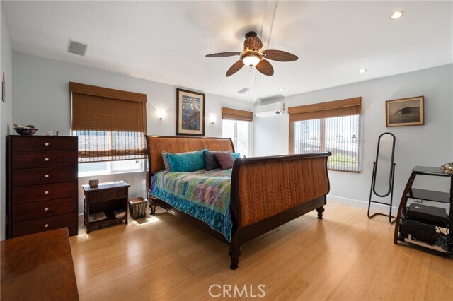 Building Photo - 310 30th St