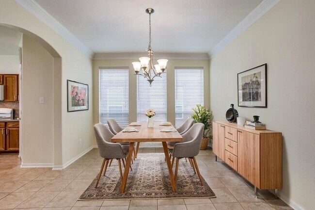 Building Photo - 9907 Valance Way