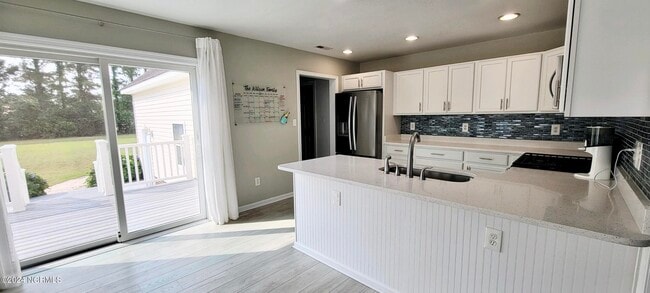 Building Photo - 120 Soundside Estates Dr