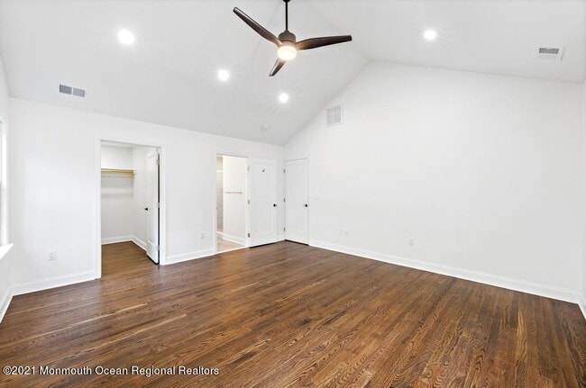 Building Photo - 495 Branch Ave