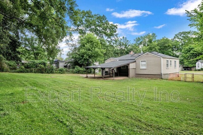Building Photo - 920 Parkway Dr