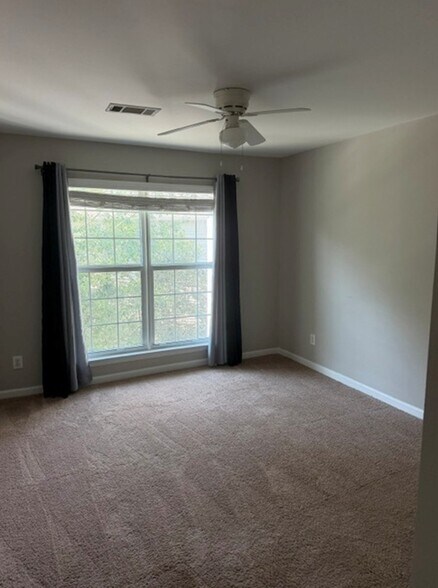 Bedroom 2 - 700 Daniel Ellis Dr