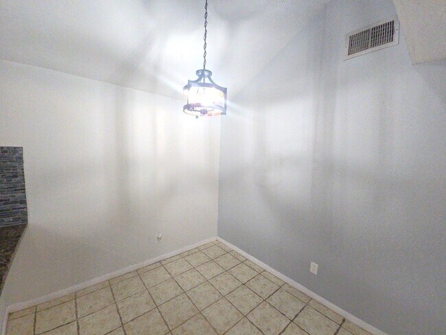 Building Photo - 8718 Roaring Point Dr