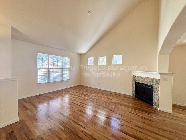 Building Photo - 12920 Vallejo Cir