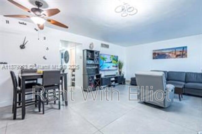 Building Photo - 1425 Arthur St