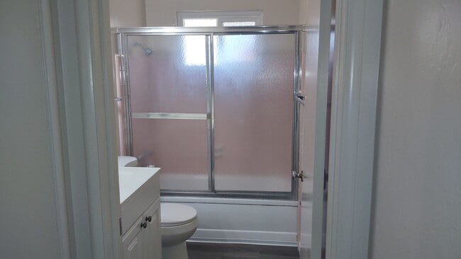 Building Photo - 5490 King Rd