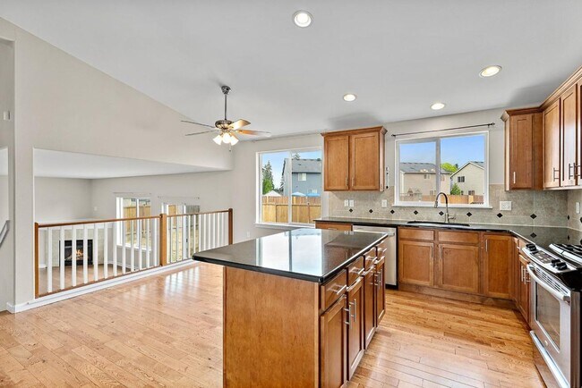 Building Photo - Bright & Spacious 4 Bedroom Home in Yelm f...
