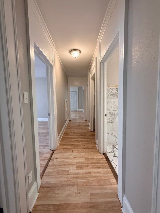 Building Photo - For Rent- 3 Bedrooms, 1 bath
