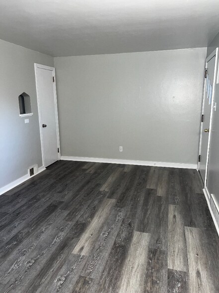 Building Photo - 313 Orchard Dr