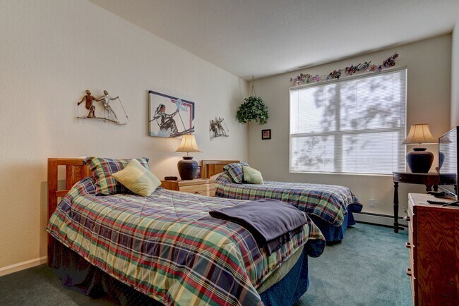 Building Photo - WINTER RENTAL 4BDR 3BA WILDERNEST NOV 1 20...