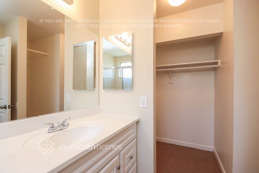 Building Photo - 19843 N 46th Ave