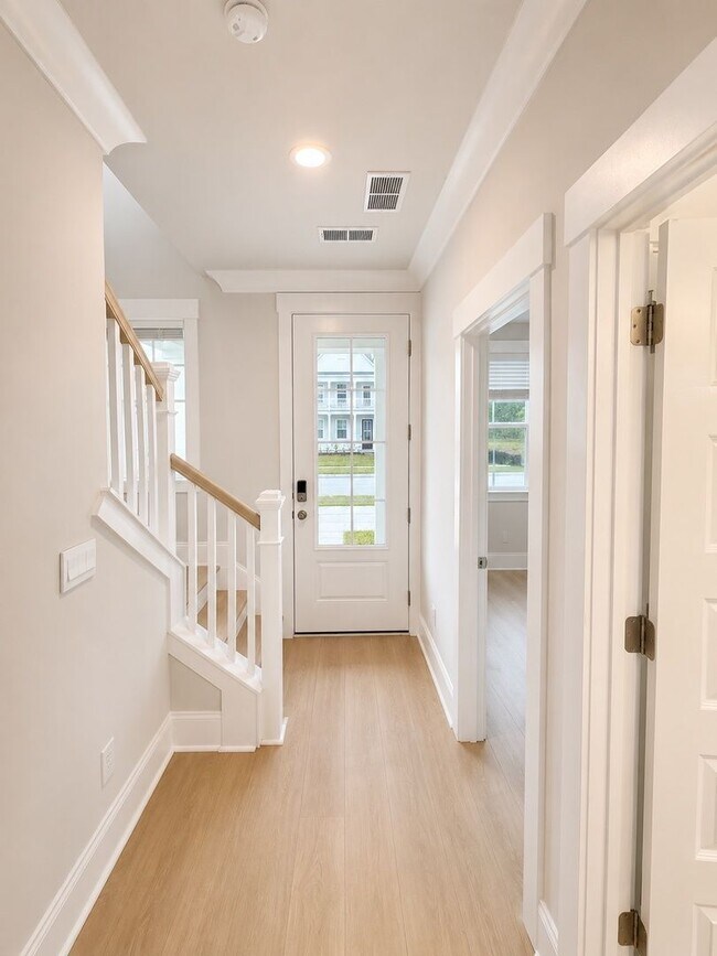 Building Photo - 114 Midmills Ln