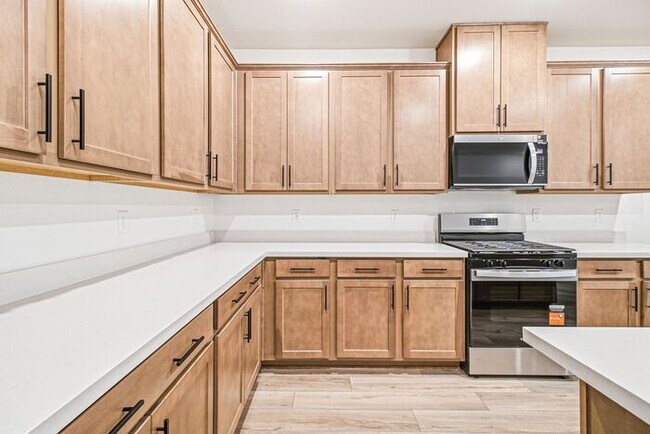 Building Photo - Stunning 3-Bedroom Home in Desirable Summerlin West