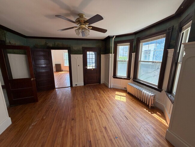 Building Photo - Spacious 4BR/3BA Home in Downtown Dover — Freshly Updated, Walk to Everything