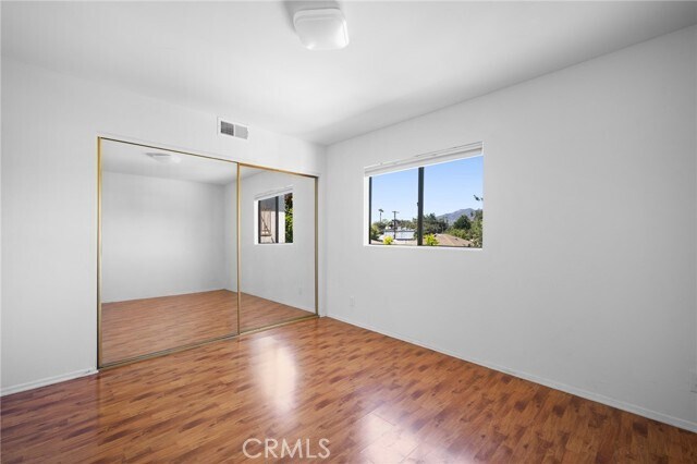 Building Photo - 1364 E Garfield Ave