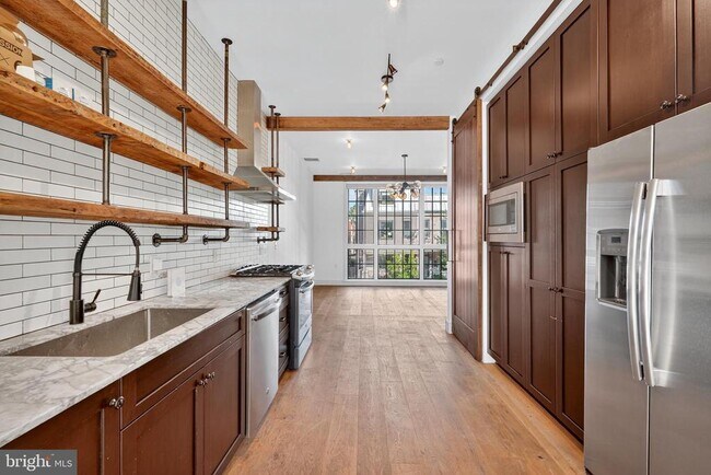 Building Photo - 774 Girard St NW